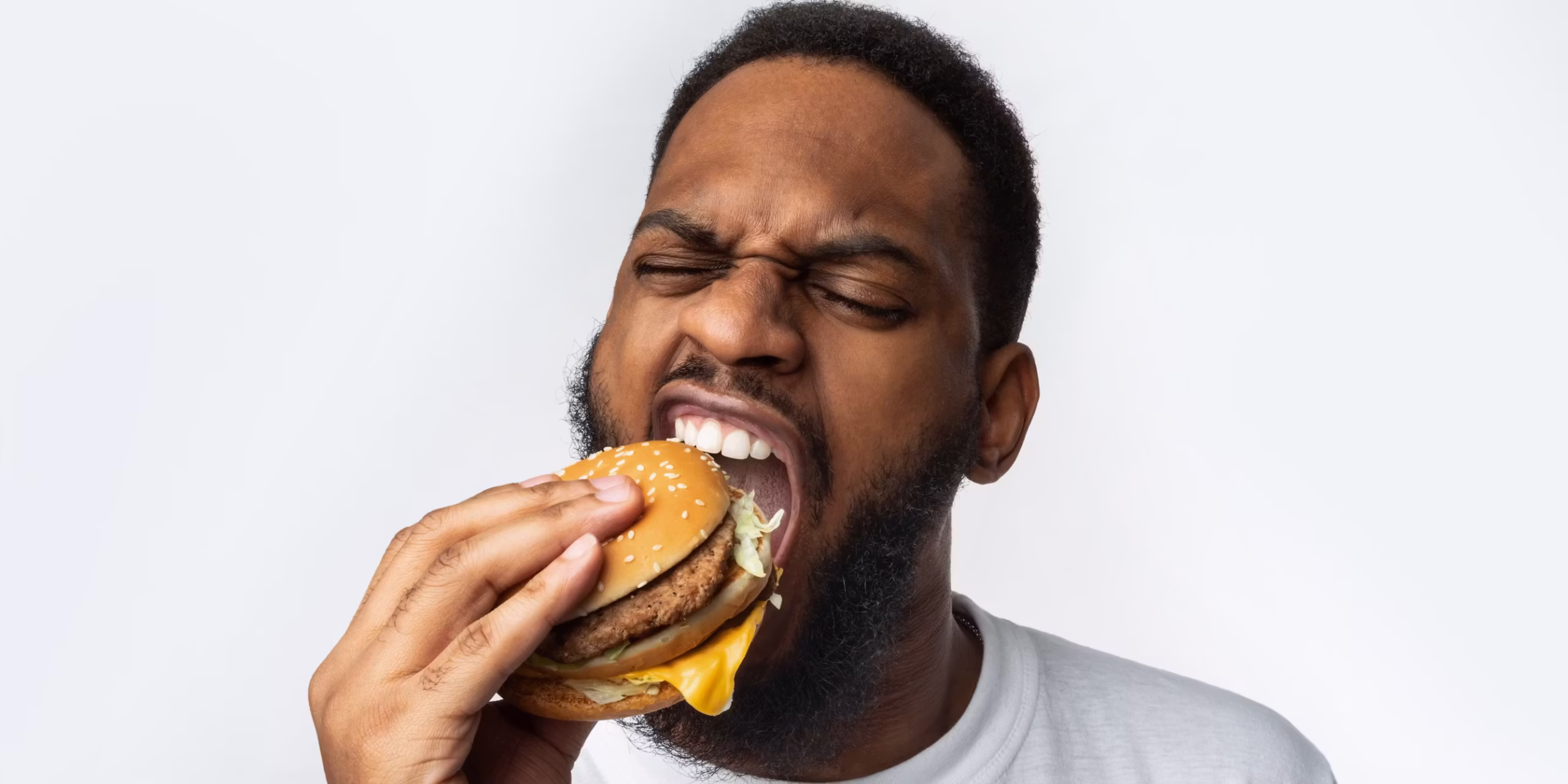 how-watching-others-eat-junk-food-can-suppress-our-appetite-and-help-us-lose-weight